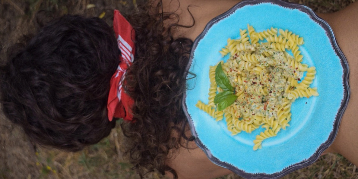 Paste cu sos pesto raw vegan