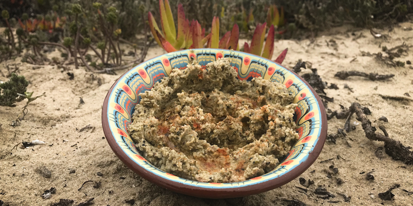 Pate vegetal din fasole mung si chimen