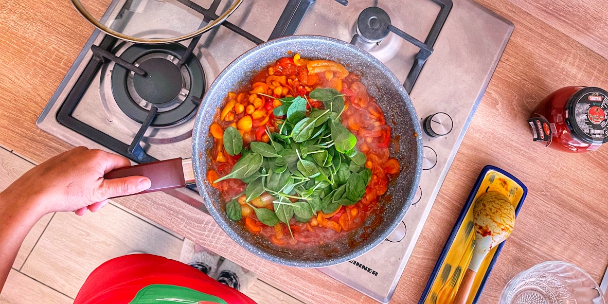 Reteta shakshuka cu naut, vegana