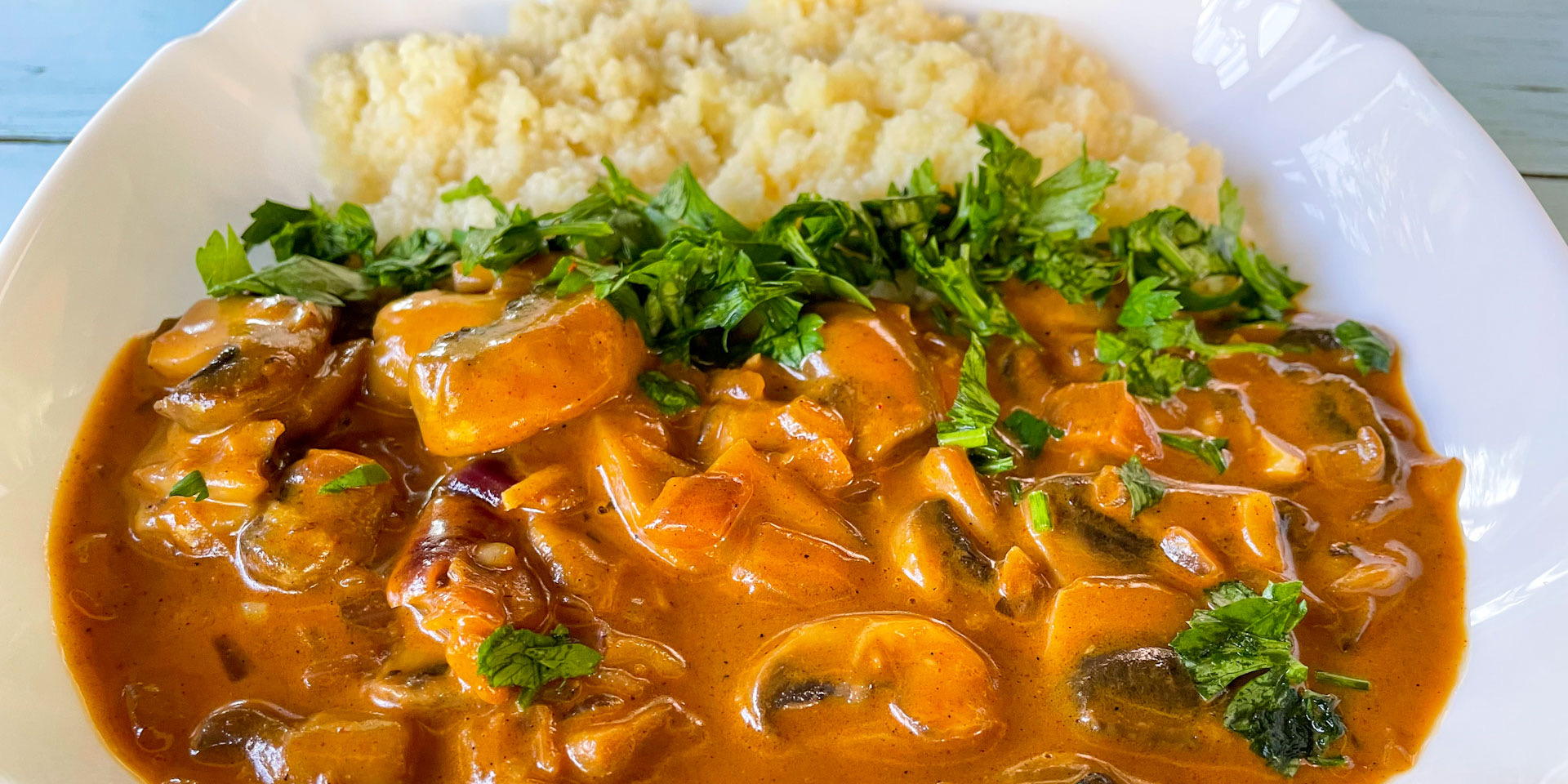 Stroganoff vegan de ciuperci